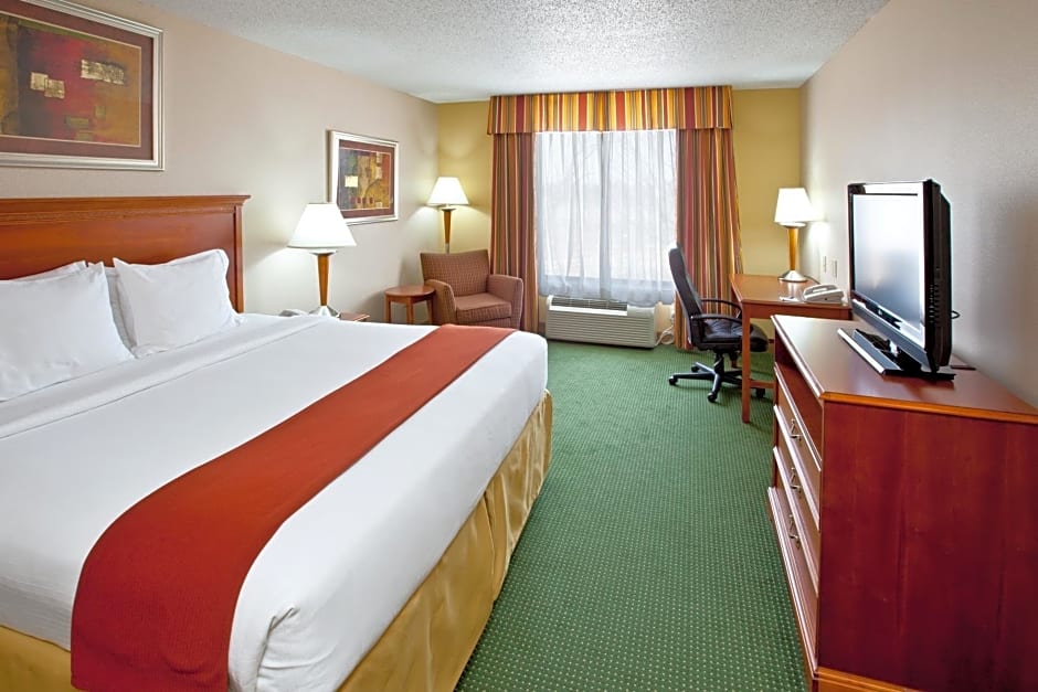 Holiday Inn Express Hotel and Suites Valparaiso, an IHG Hotel