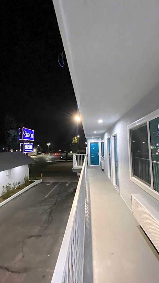 Plaza Inn Motel