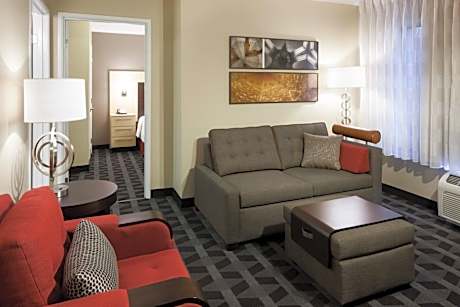 One-Bedroom Queen Suite with Sofa Bed and Tub - Mobility/Hearing Accessible