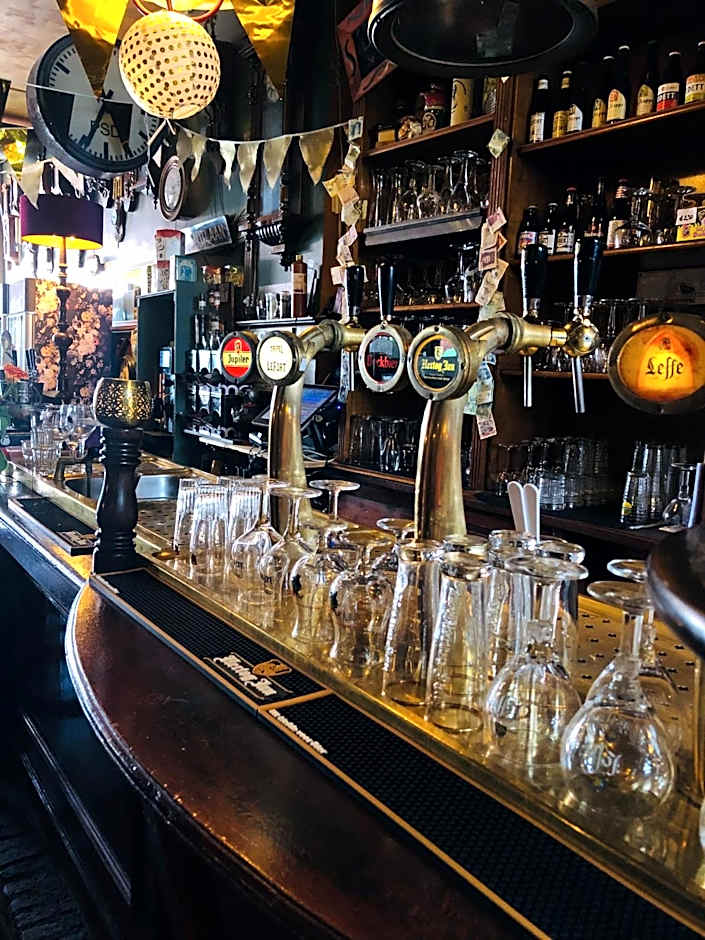 Slapen bij Café de Concurrent