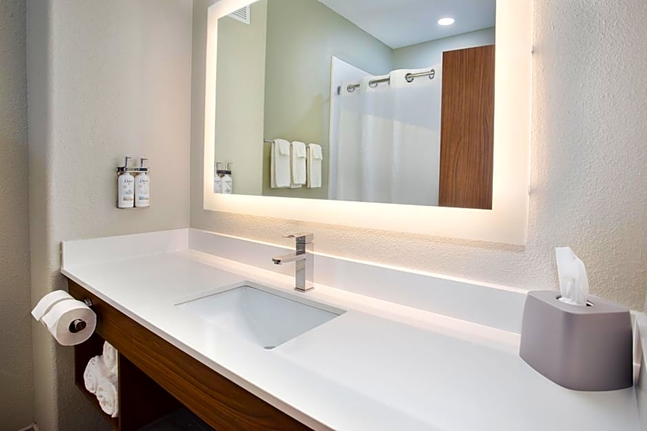 Holiday Inn Express Hotel and Suites Katy By IHG