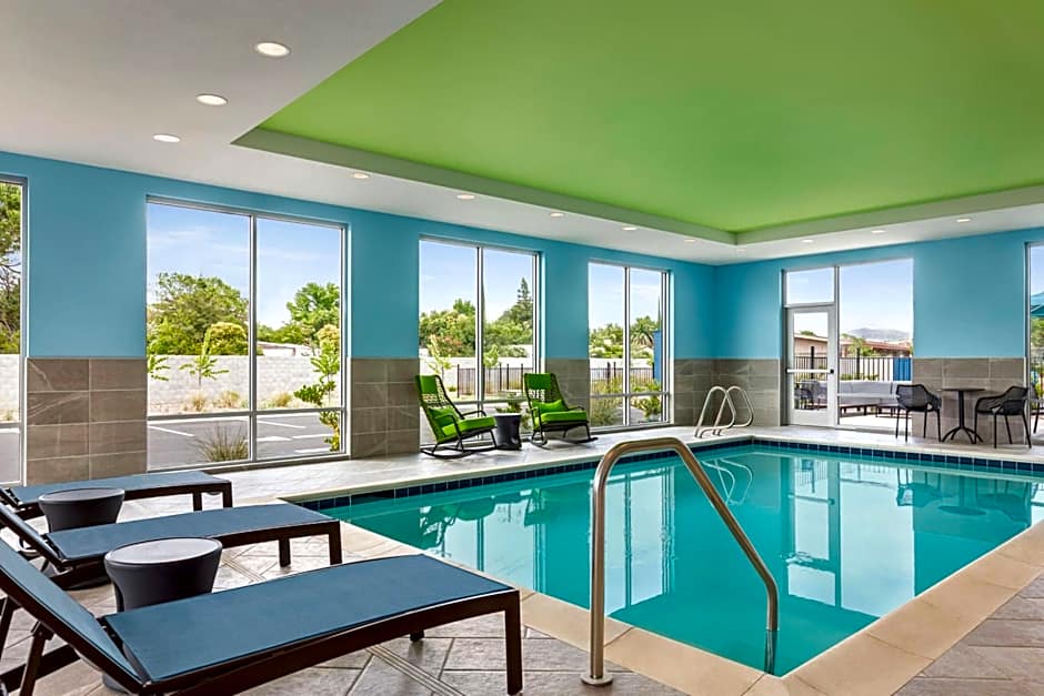 Hampton Inn & Suites Oroville