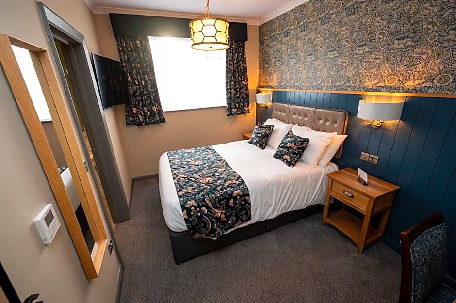 Riverside Hotel by Chef & Brewer Collection