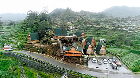 Sikunir Pondok Cabin By Travelink