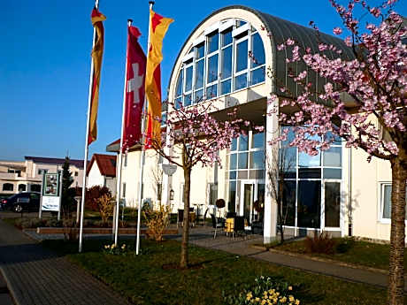 Hotel SunParc - SHUTTLE zum Europa-Park Rust 4km & Rulantica 2km