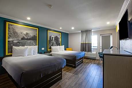 Super 8 by Wyndham Mesa Downtown Near Convention Center