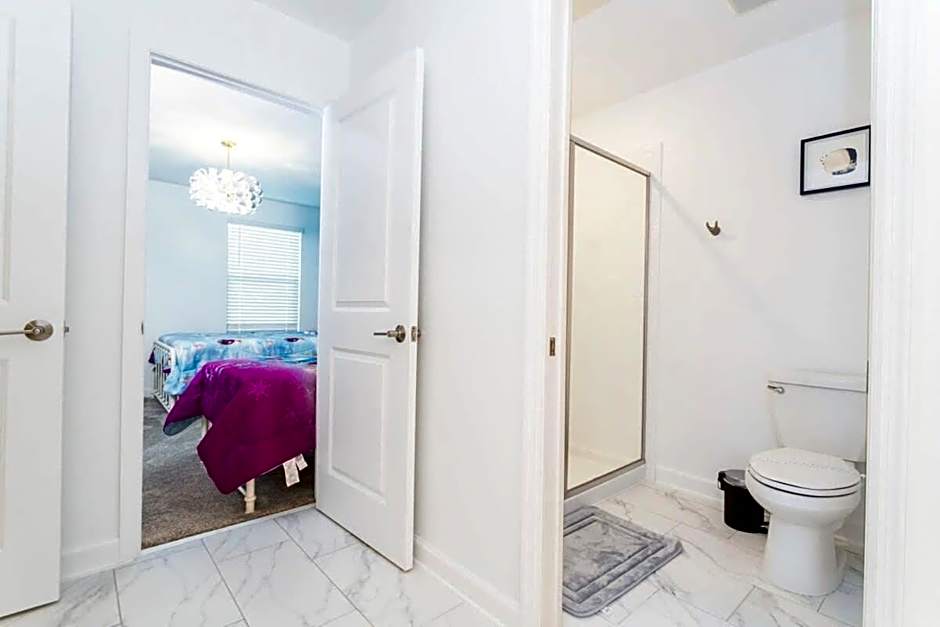 Super nice and spacious 9BDR home