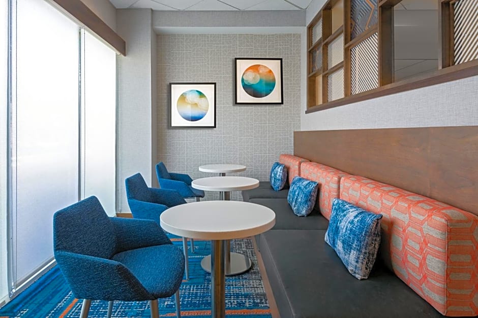 Hampton Inn By Hilton Charlotte-Uptown