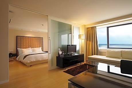 Suite with Sea View (2 Adults + 2 Children up to 12 years)