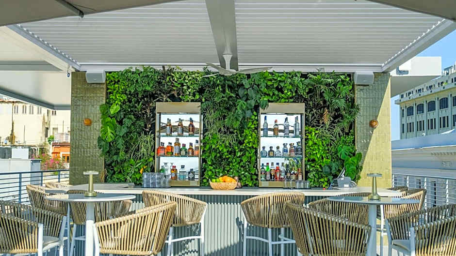 Palacio Provincial San Juan, Curio Collection by Hilton