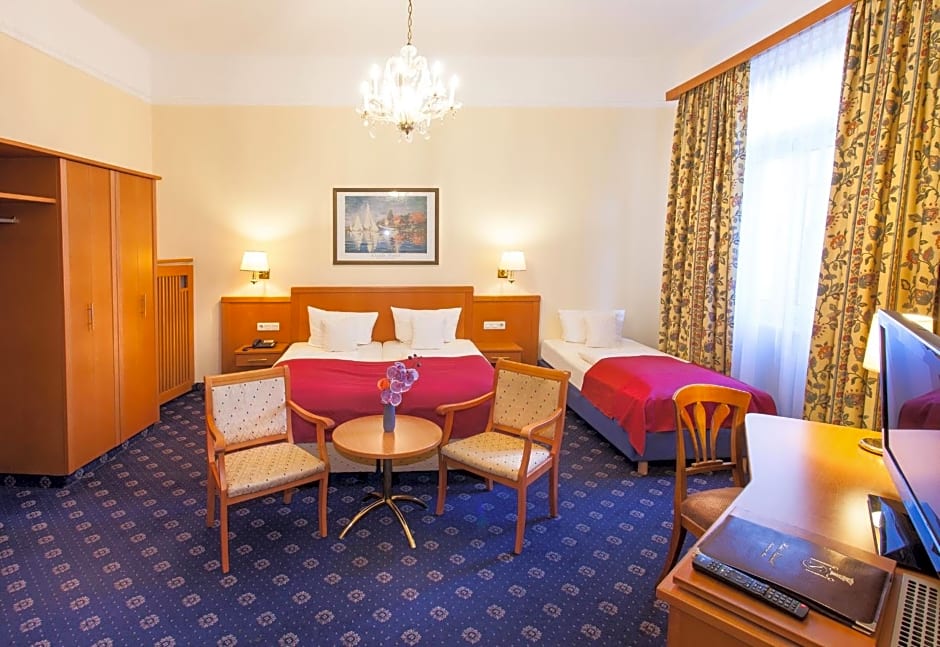 Centro National Frankfurt, Trademark Collection by Wyndham