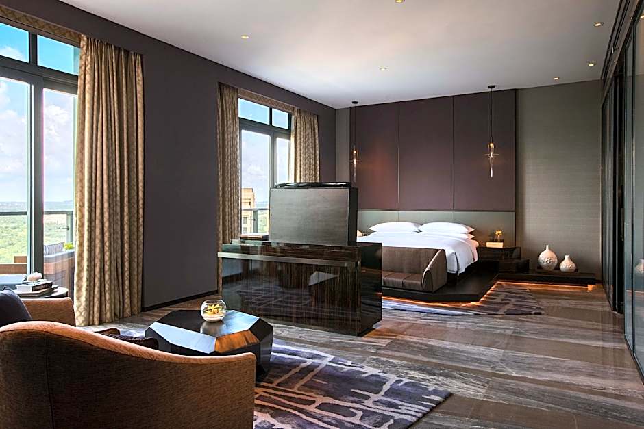 Renaissance by Marriott Haikou Hotel