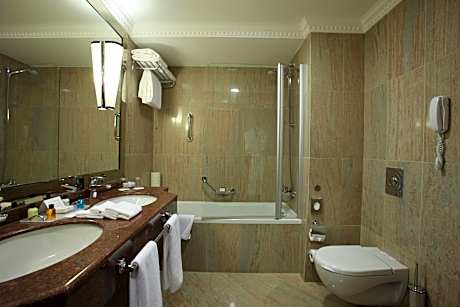 Queen Room Non-Smoking