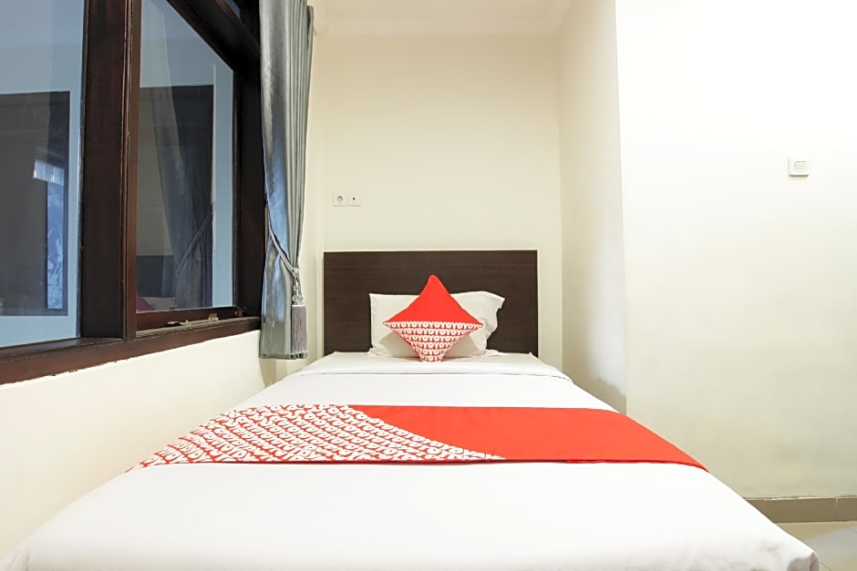 OYO 306 Koen Residence Near RS Gandaria