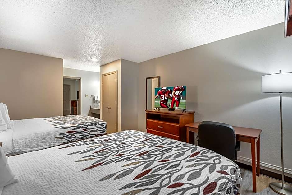 Red Roof Inn & Suites Sulphur Springs