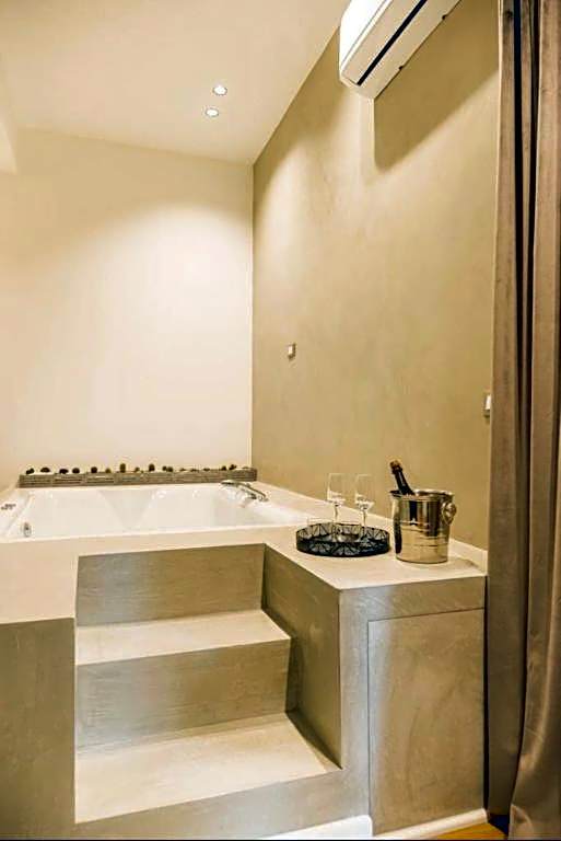 Maximum hub suite&spa