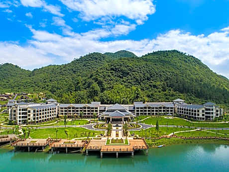 LN Dongfang Hot Spring Resort