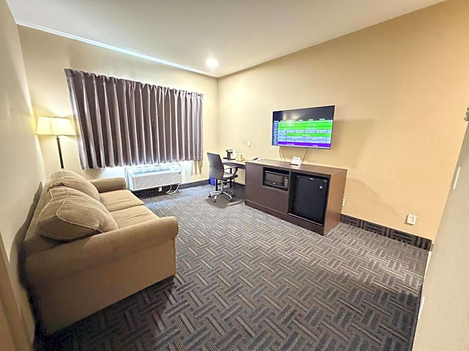 Super 8 by Wyndham Edmonton/West