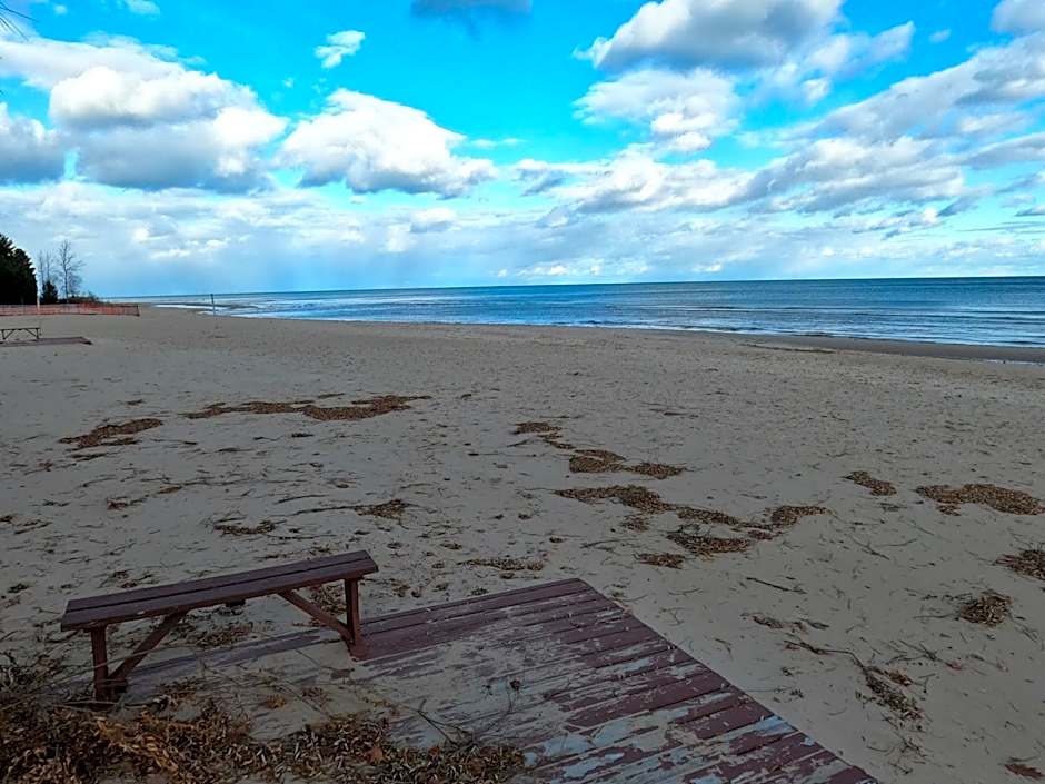 Sunrise Beach Oscoda @ Surfside