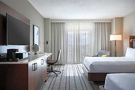 Newly Renovated, Club lounge access, Guest room, 2 Double