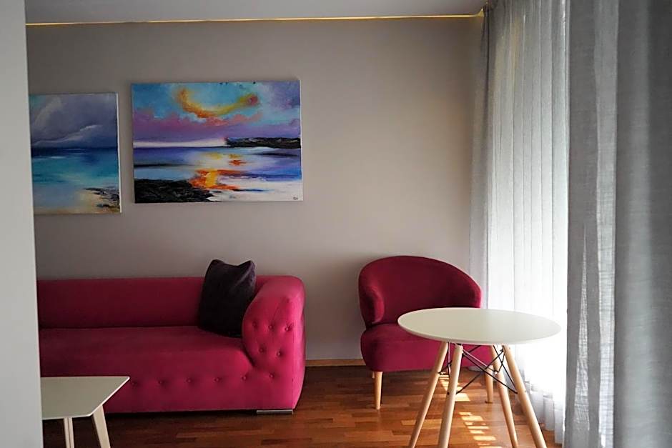Bougainville Bay Hotel