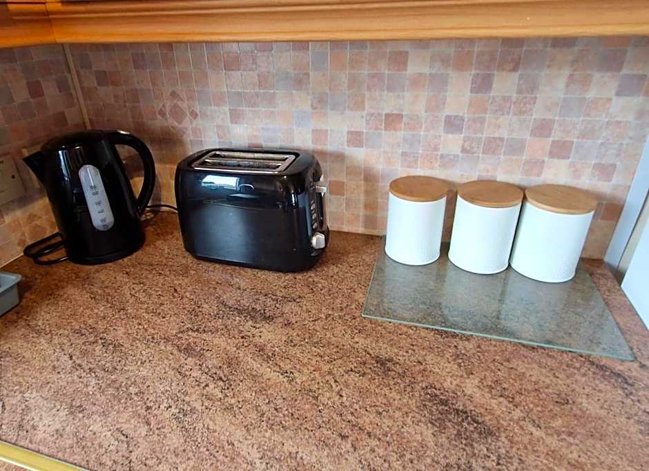 MOLLIES DEN 2 8 Berth 3 Bedrooms The Grange Holiday Park INGOLDMELLS