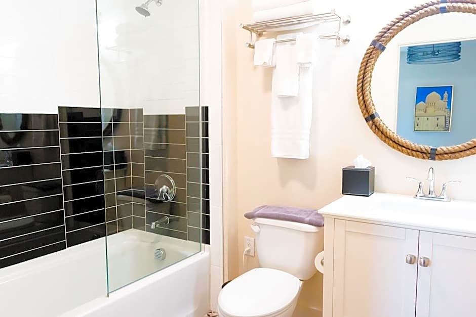 The Bishop Arts Hotel by Qresorts