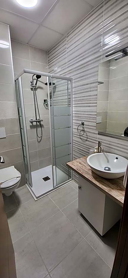 SQUARE HOTEL
