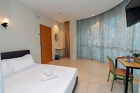 Swing & Pillows - Kota Damansara