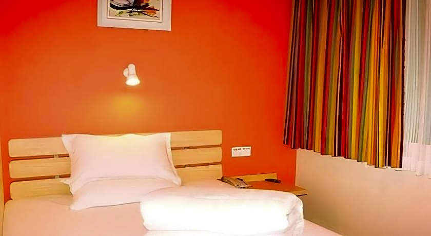 7 Days Inn Luoyang Wangcheng Park Metro Station