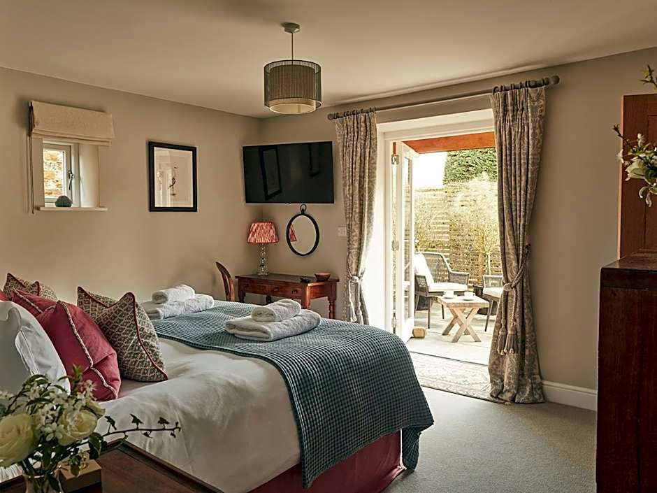 Cliff Farmhouse B&B Suites