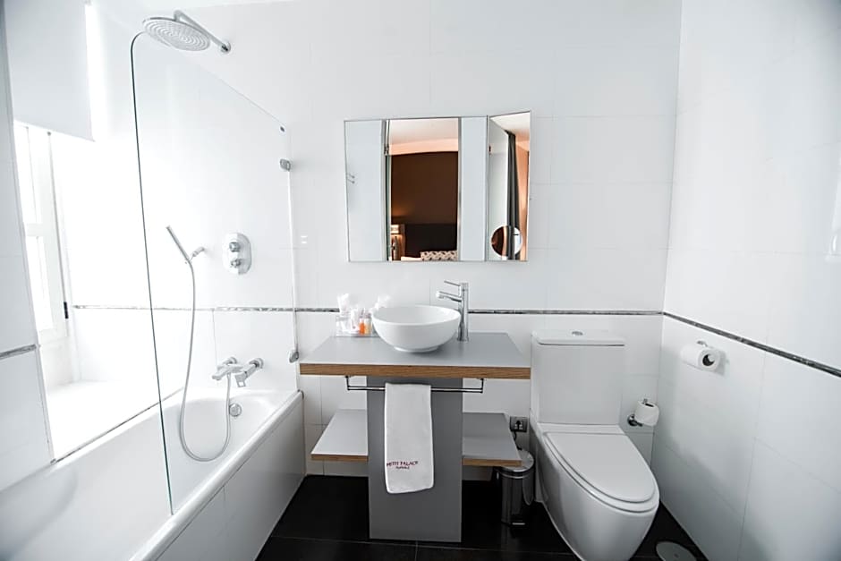 Petit Palace Santa Cruz