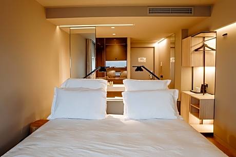 Privilege King Room with View
