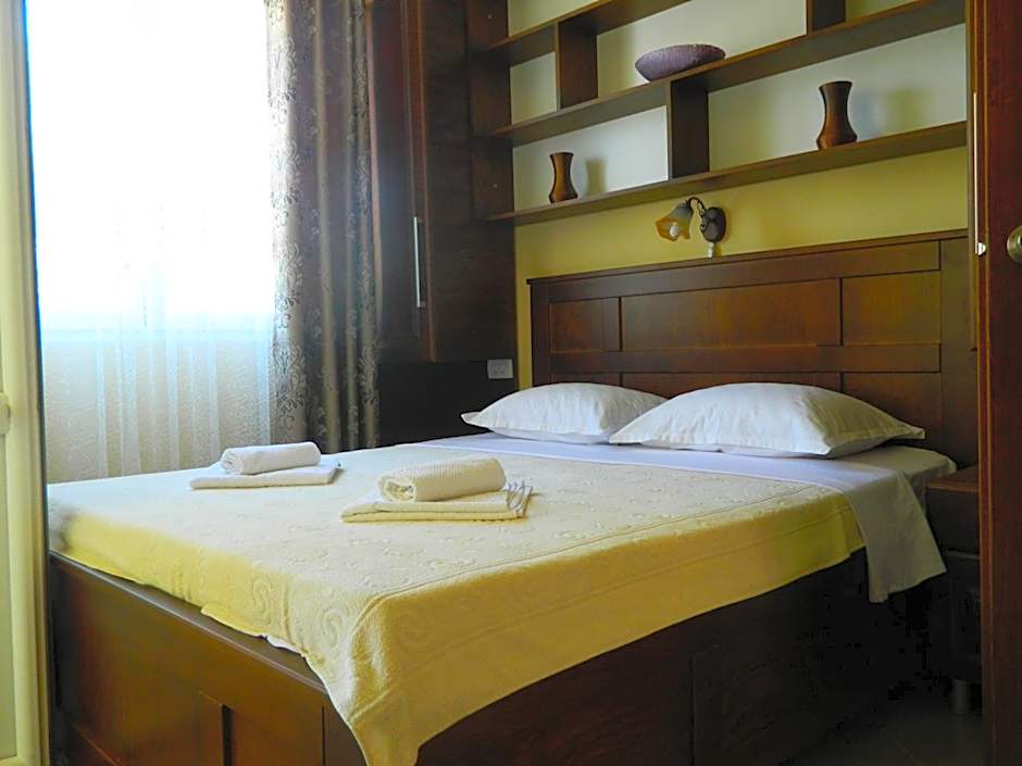 President Bungalows and Apartments