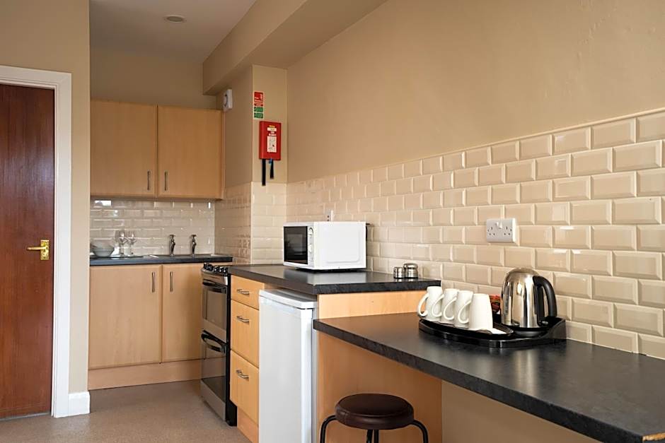 Belmore Court & Motel