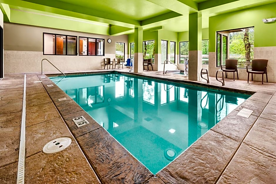 Holiday Inn Express Portland SE - Clackamas Area by IHG