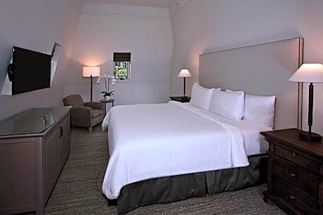 Petite Room