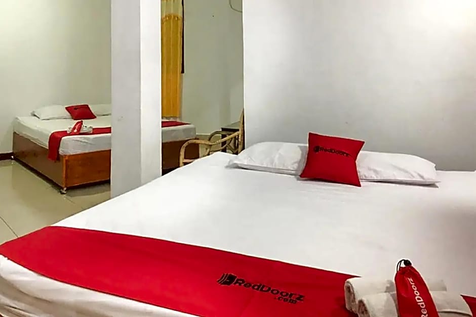 RedDoorz near Mal Abepura