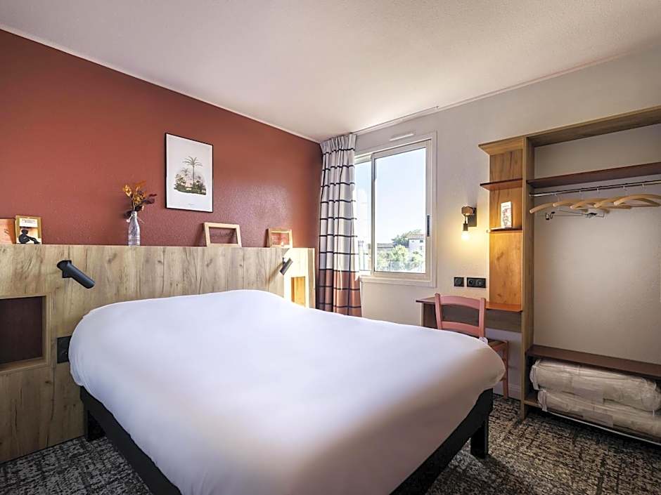greet Hotel Castres Saix