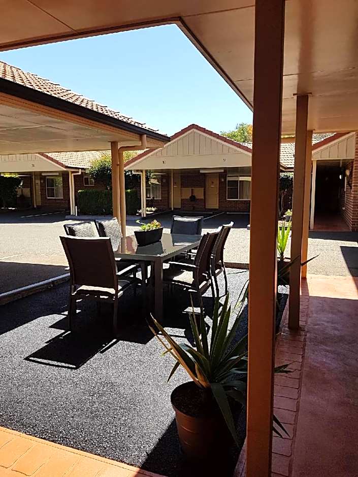 Cotswold Motor Inn