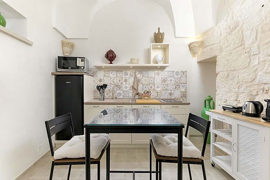 Chesterfield Design Apartment by Wonderful Italy