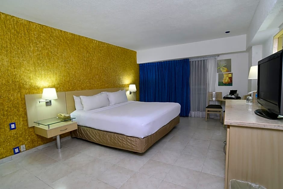 HS HOTSSON Hotel Acapulco