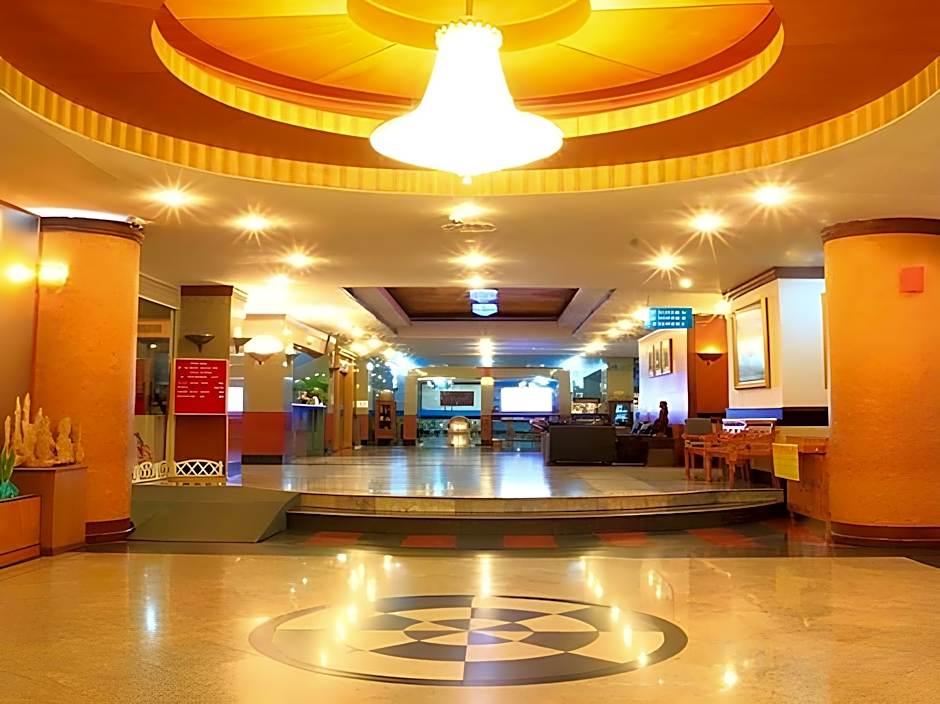 Summit Pavilion Hotel