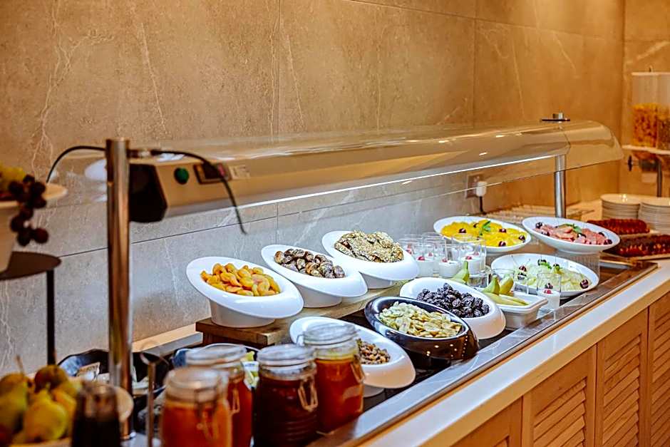 Tasia Maris Sands (Adults Only)