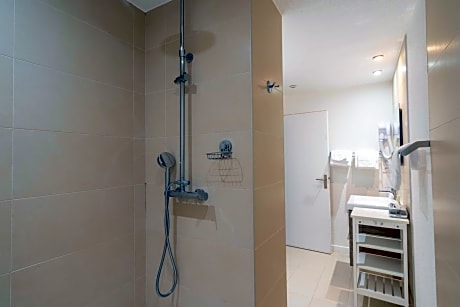 Two-Bedroom King Suite