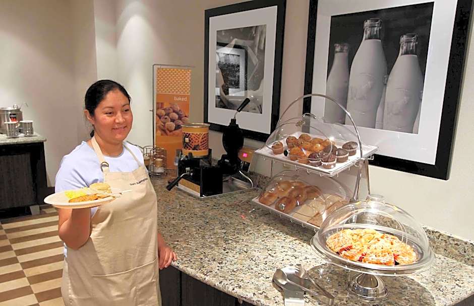 Hampton Inn By Hilton & Suites Winnie