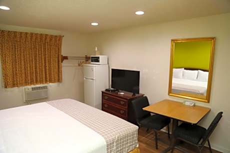 King Room - Non-Smoking