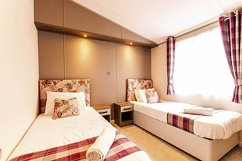 Springwell Lodge With Hot Tub