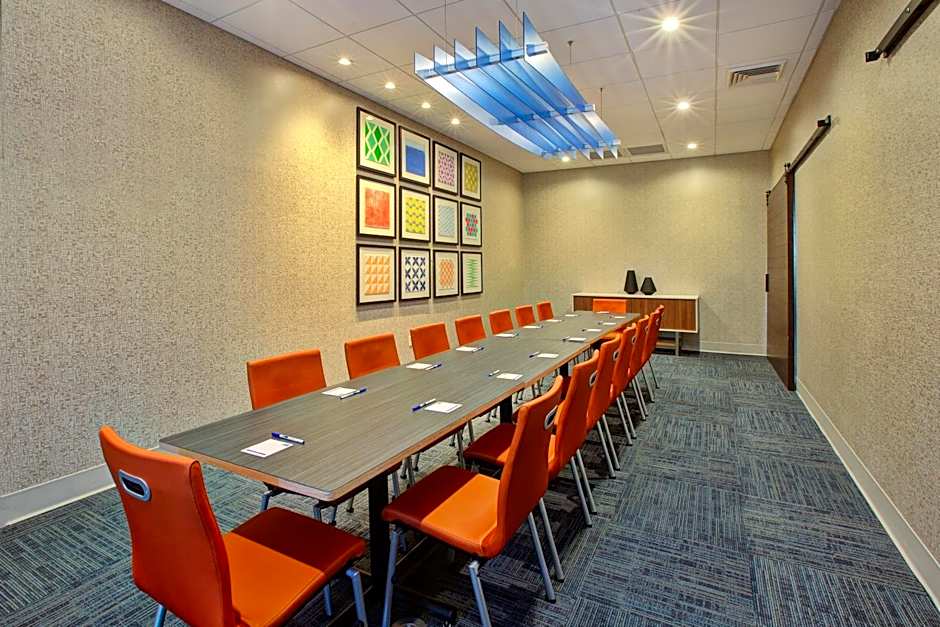 Holiday Inn Express & Suites New Castle By IHG