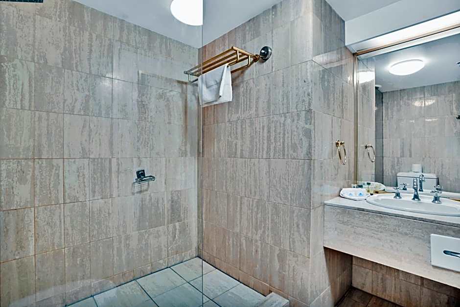 Carlton Lygon Lodge Studio Apartments